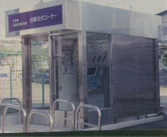 card-resident-booth